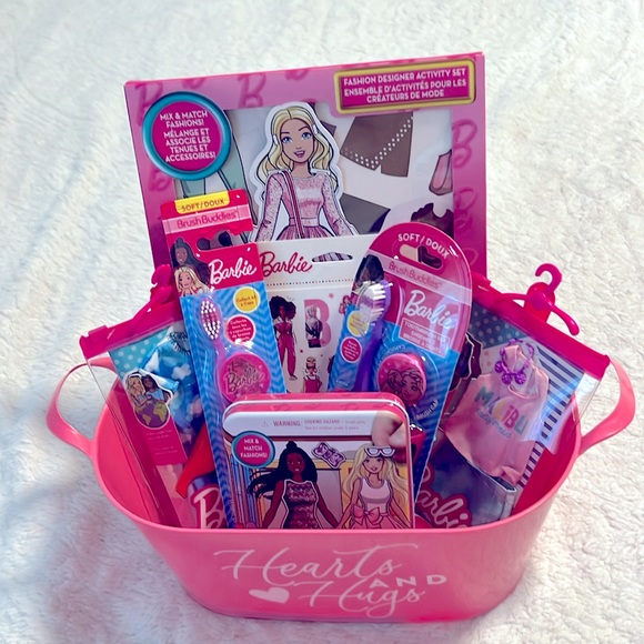 Barbie Bundle - Picture 1 of 6
